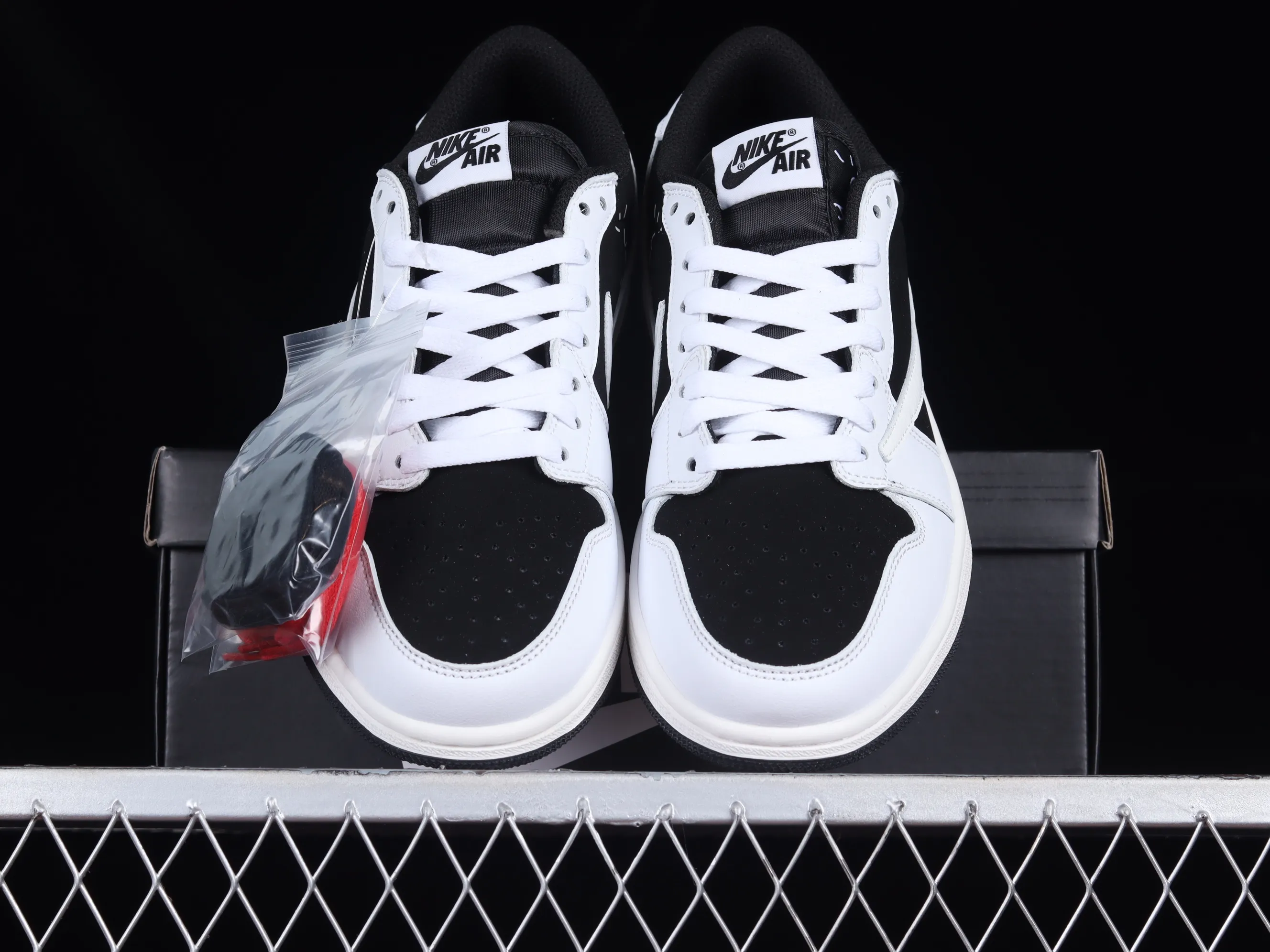 All categories Air Jordan Jordan series basketball shoes Air Jordan 1 Low Travis Scott x Air Jordan 1 Low OG AJ1 Joe 1 black and white panda reverse inverted hook joint casual sports basketball shoes DZ4317-100